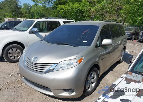 2015 Toyota Sienna Le 8 Passenger из США, поврежденный, VIN 5TDKK3DCXFS552524